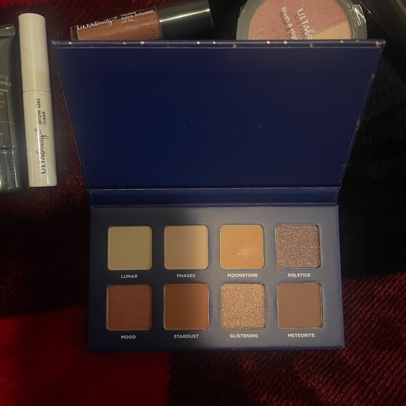 Ulta 8 piece makeup set! - Picture 3 of 3
